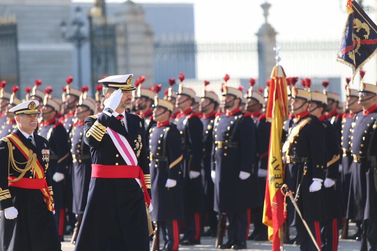 PASCUA MILITAR 2015 - Página 2 B6qhF-0IYAA8KRk