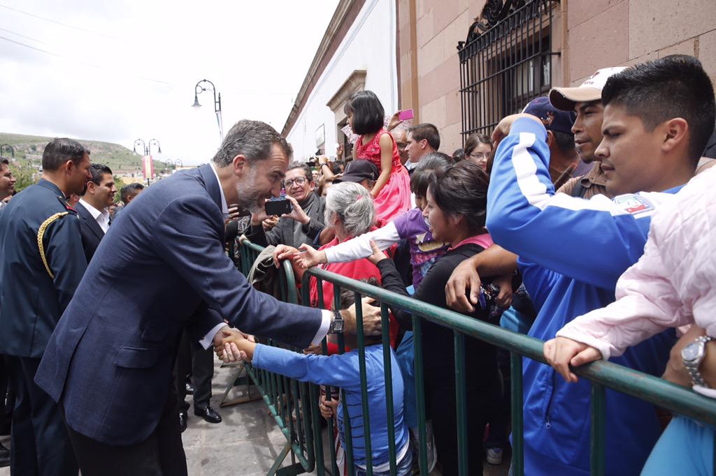 Felipe VI y Letizia - Página 27 CI2YpCzWoAASfzC