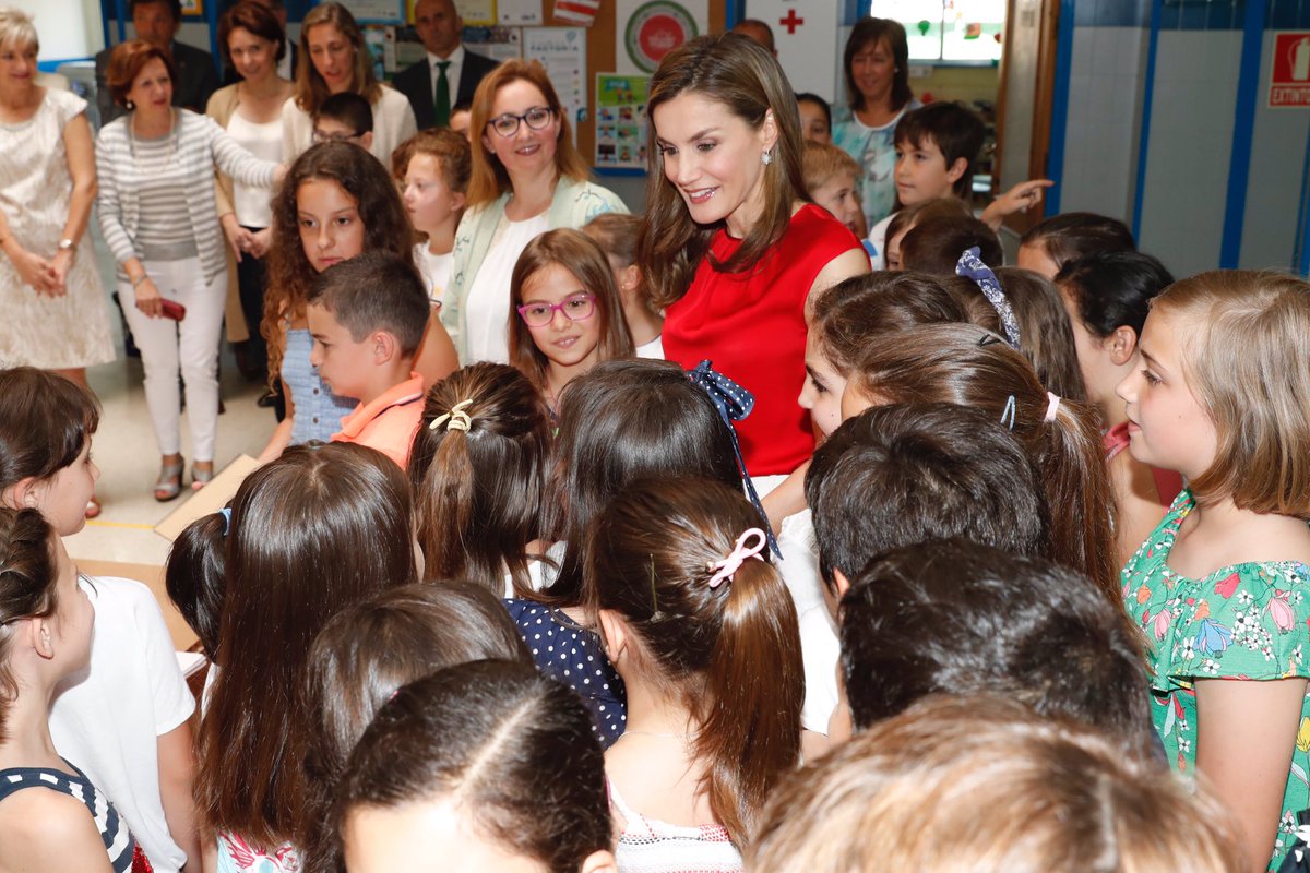 AGENDA PERSONAL DE LA REINA LETIZIA  (2da parte-Años 2016/17/18) - Página 11 DCwgHICXgAAsSnY