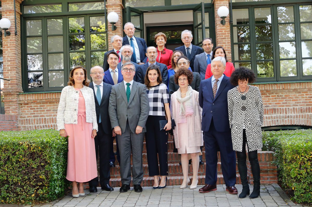 AGENDA PERSONAL DE LA REINA LETIZIA  (2da parte-Años 2016/17/18) - Página 83 DfFg70tX4AAzfNm