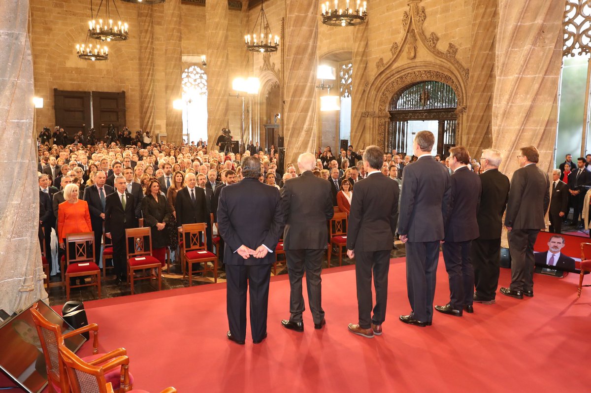 REY FELIPE VI - Página 4 EKN57I-XUAEgMKP