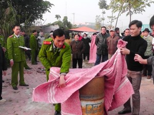 Hướng dẫn sử dụng chăn chữa cháy bằng sợi Cotton Cach-su-dung-chan-chua-chay-bang-soi-cotton