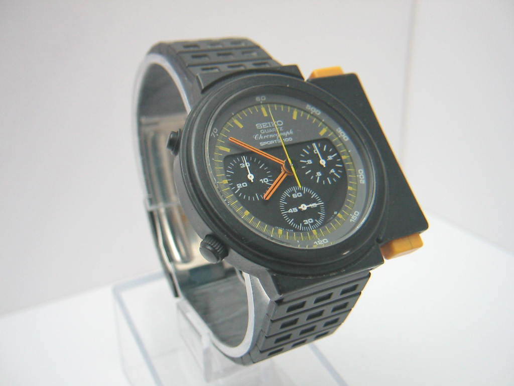 SOS info : SEIKO SPORTS 100 E0117702_0525731