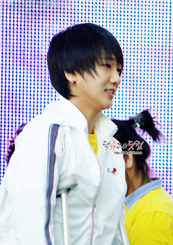 [PIX+CAP] 080510 HOPE TV 24 (YESUNG WAS INJURED) E0069205_4827bf276ca2d