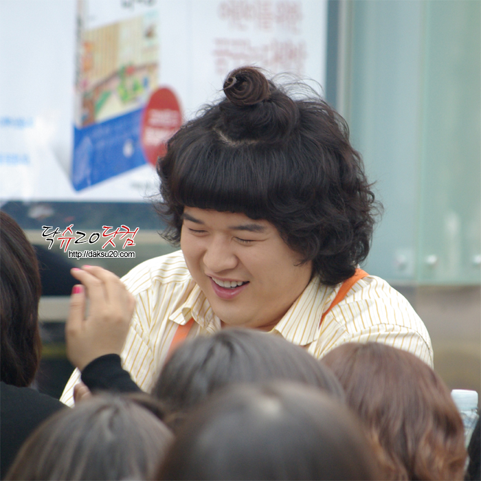 [PIX] 080606 SJ-H ALBUM SIGNING EVENT E0069205_484950e865cc7