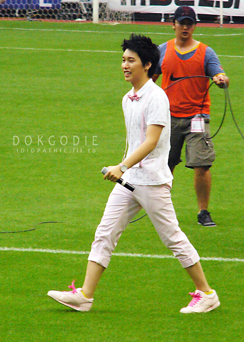 [PIX] 080723 SJ-H PERFORM IN BETWEEN SOCCER GAME F0017218_48875cd2366b4