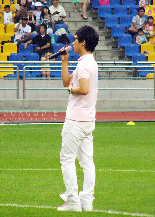 [PIX] 080723 SJ-H PERFORM IN BETWEEN SOCCER GAME F0017218_48875cd3bae8c