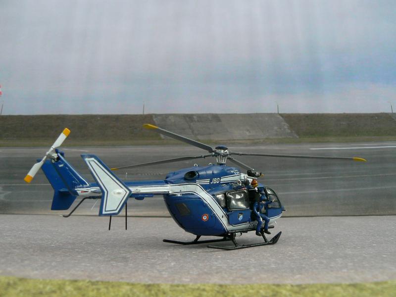 Eurocopter EC 145 (Gendarmerie) d'Heller au 1/72 EC145-G_10