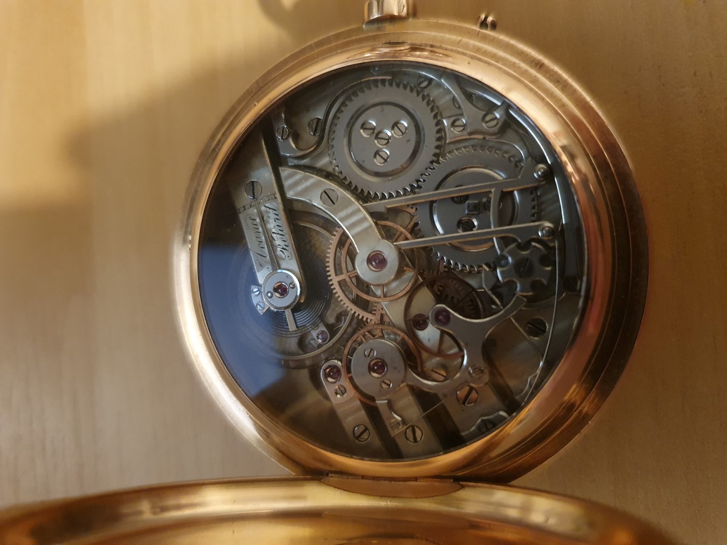 Très beau chronographe avec mouvement particulier Chronom2