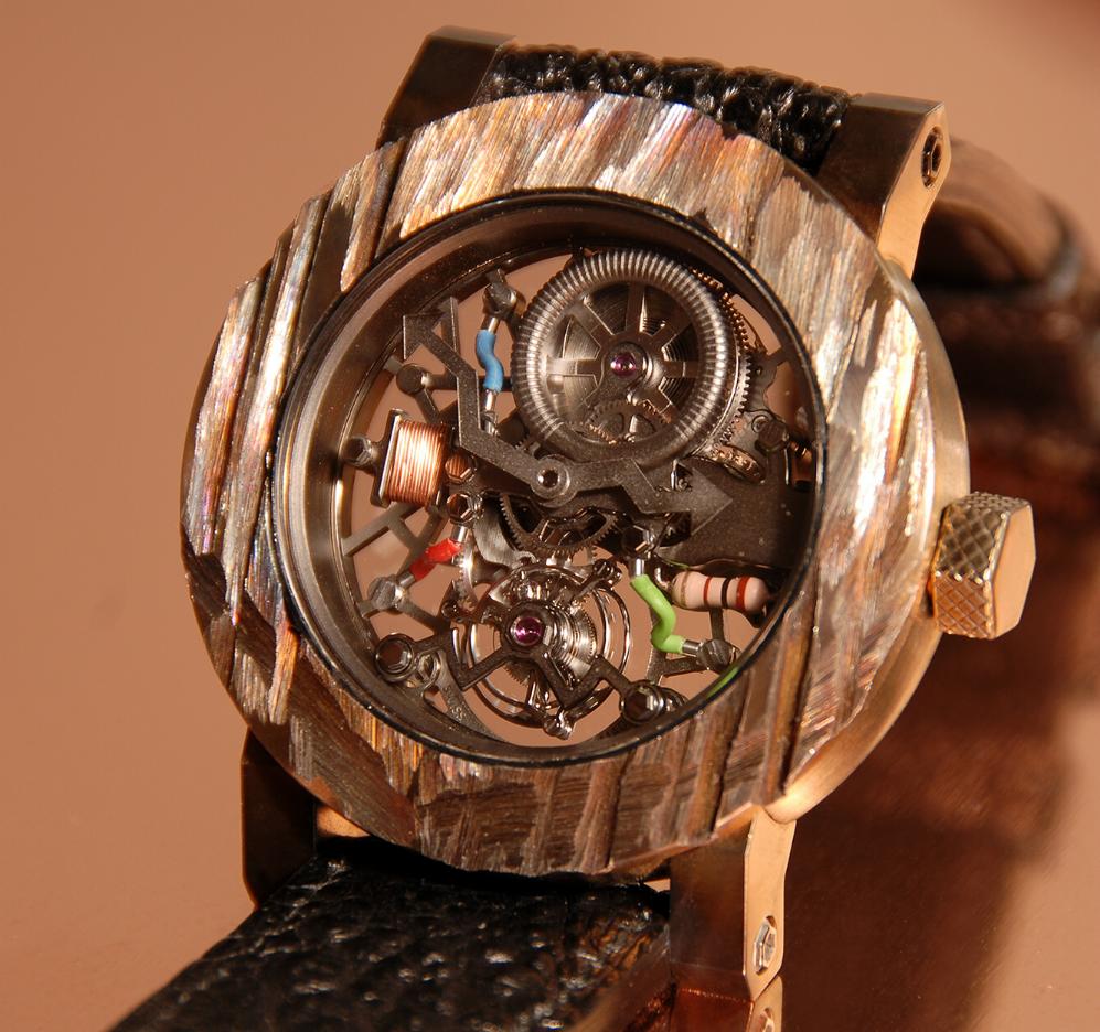 Нестандартные часы. Часы турбийон скелетон дорогие. Часы Орион скелетон. Необычные насы.