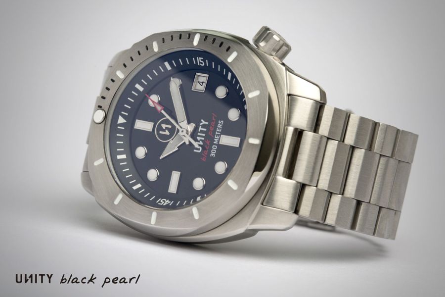 Unity Watch's new Black Pearl 300m Unity2