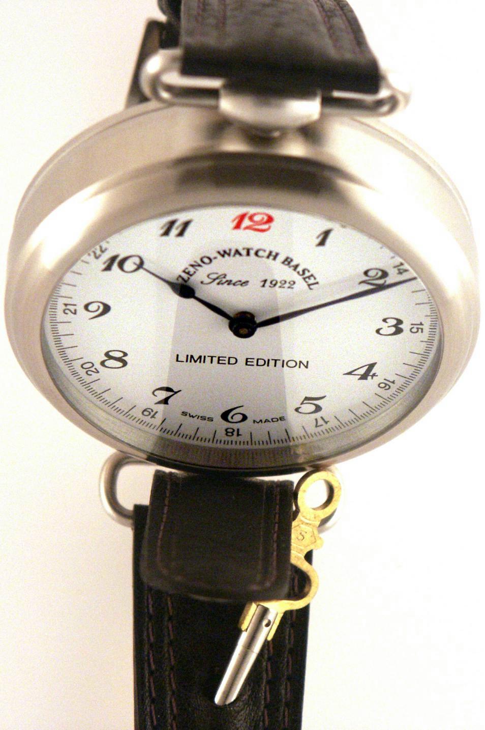 Une montre bracelet ...à clé !!! Zk4