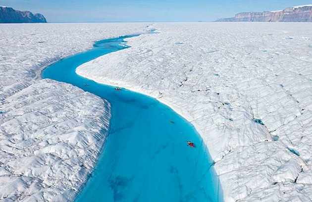 Tο πιο γαλάζιο ποτάμι Blue-river-glecier-1