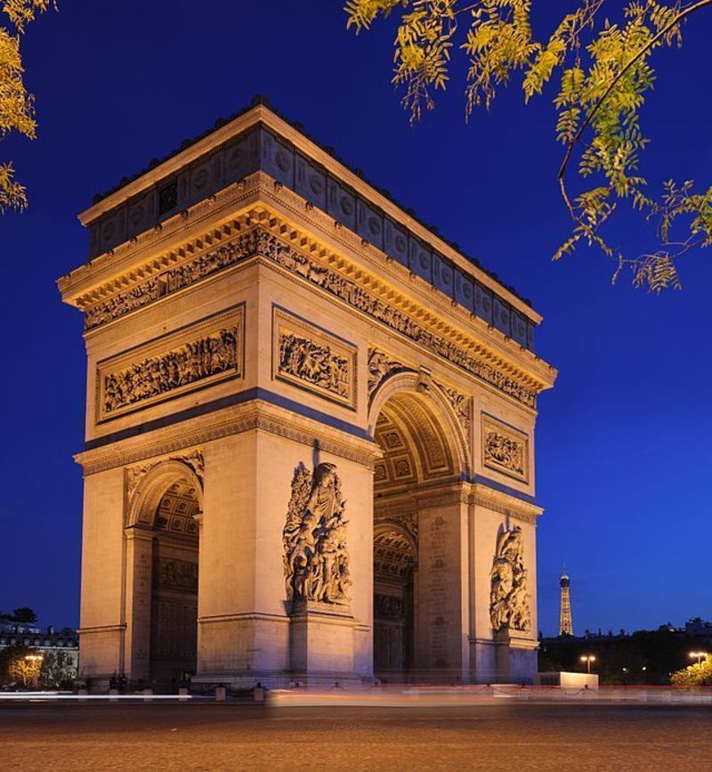 LE PALAIS DU LOUVRE(histoire)+LA PLUS BELLE AVENUE DU MONDE+LA SEINe+LE PANTHÉONE+ 640px-Arc_Triomphe