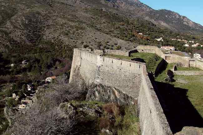 Des lieux incontournables à visiter en Corse 815209