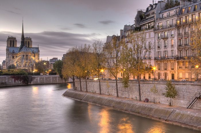 LE PALAIS DU LOUVRE(histoire)+LA PLUS BELLE AVENUE DU MONDE+LA SEINe+LE PANTHÉONE+ QuaidOrleans