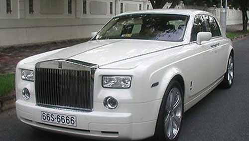 Roll Royces Phantom Vietnam Rolls-royce-phantom-trang-bien-gia-cuong-dola-1