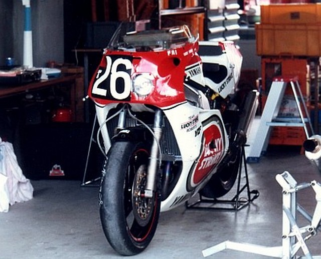 Avis 1000 fzr 1992 Fzr750_87_roberts.4