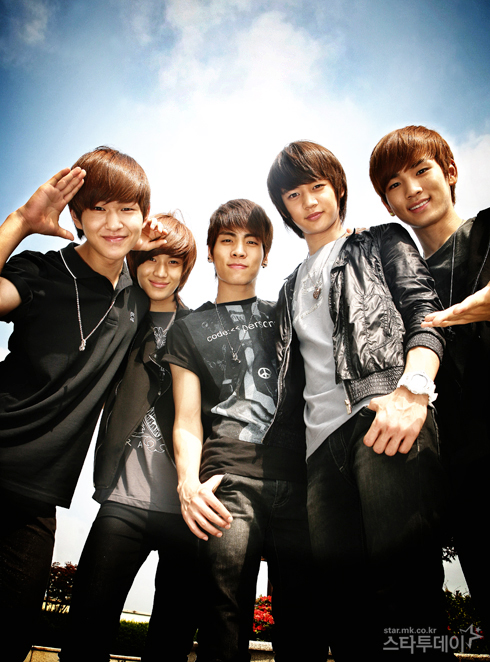 تقرير عن فرقه  SHINee 20090627095905106