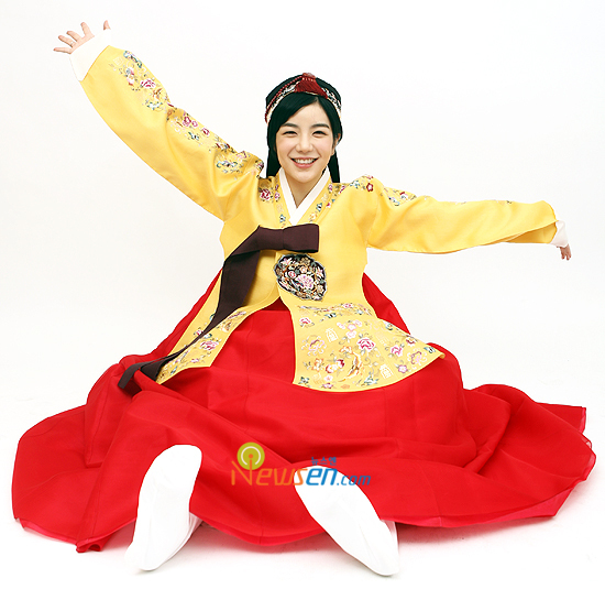 [02.10] Les stars portant le Hanbok pour célébrer Chuseok 20091001073705569