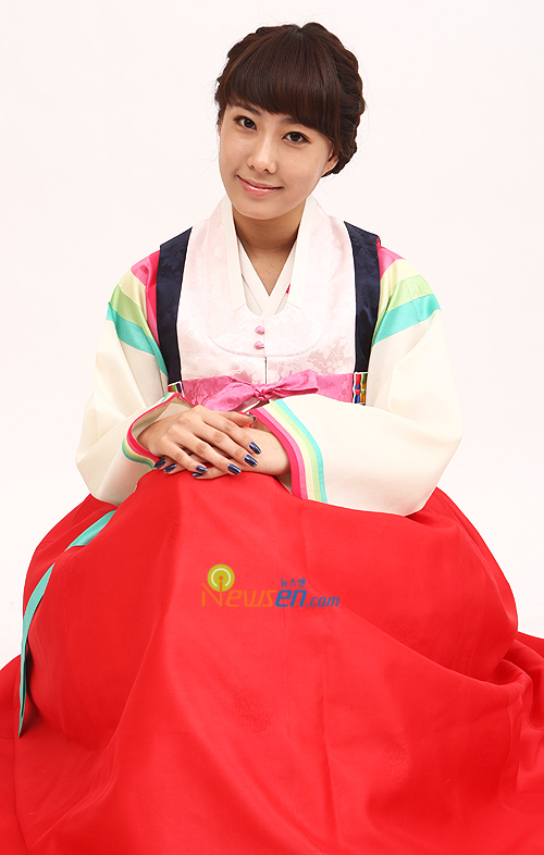 [02.10] Les stars portant le Hanbok pour célébrer Chuseok 20091001073710208