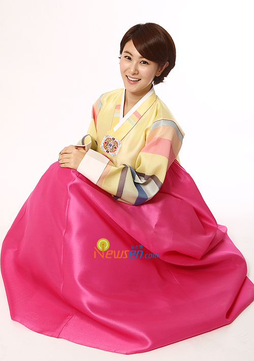 [02.10] Les stars portant le Hanbok pour célébrer Chuseok 20091002101706848
