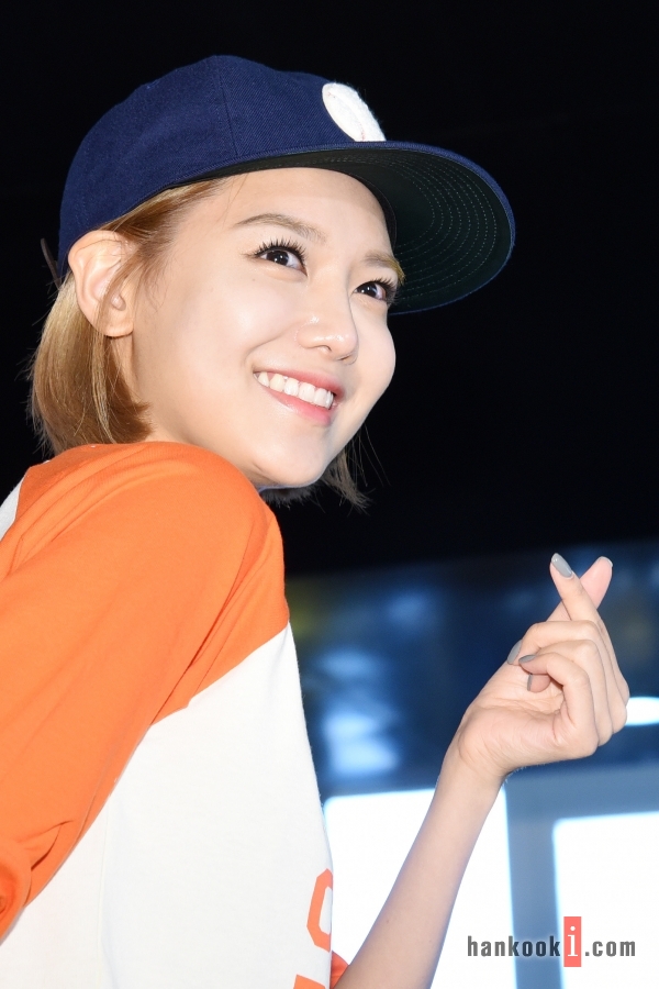 [PIC][11-09-2015]SooYoung tham dự sự kiện "REEBOK x MAISON KITSUNE COLLABORLATION" vào chiều nay 20150911151746_I_00_C_1_260