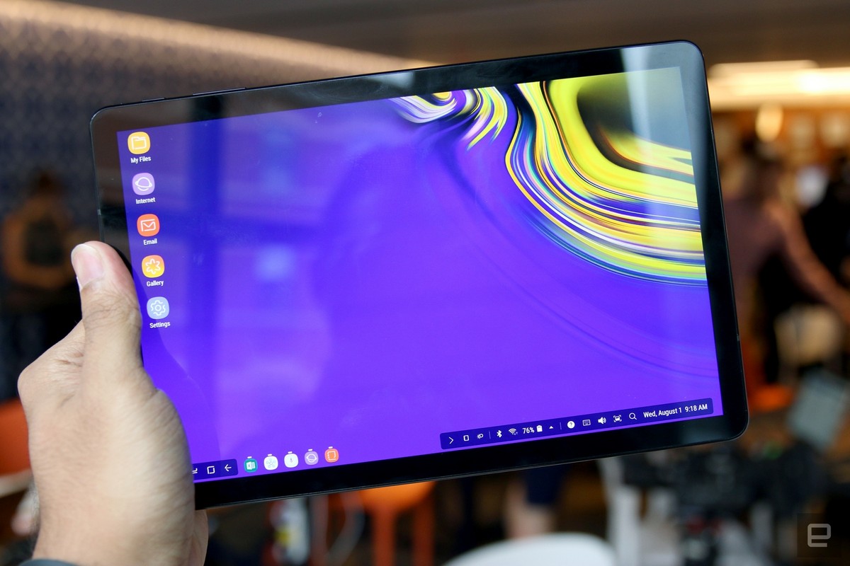 Cận cảnh Galaxy Tab S4: màn hình 10.5 inch, 4 loa, có DeX Mode dùng như laptop HMug2