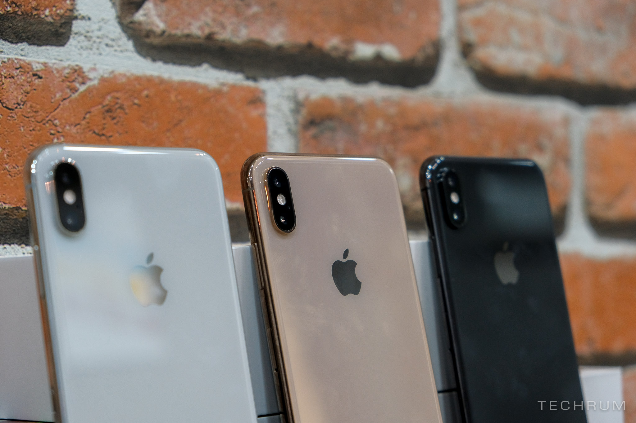 iPhone Xs/Xs Max về Việt Nam từ rất sớm, có bản 2 sim "vật lý" MxDPr