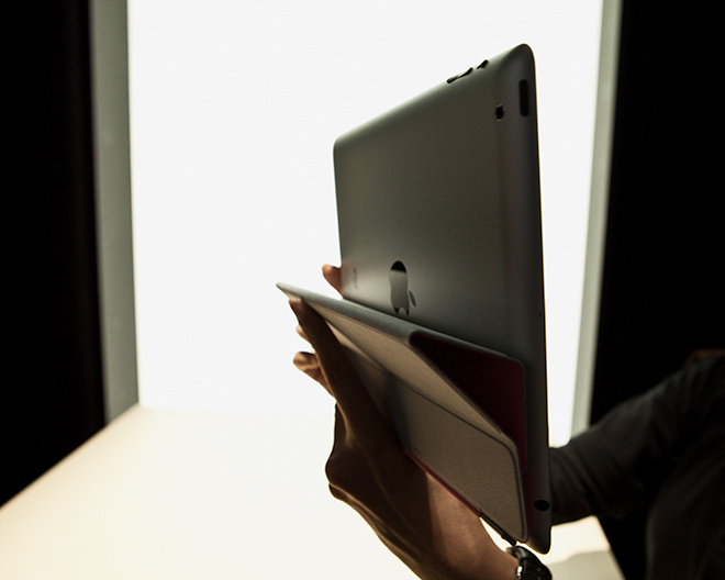 Apple chính thức ra mắt iPad 2: mỏng hơn, nhẹ hơn, mạnh hơn  Tinhte.vn_4d6eb02be8600_mg_5455