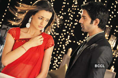 Iss Pyaar Ko Kya Naam Doon - Pagina 6 Sanaya-Irani-and-Barun-Sobati-in-a-still-from-the-TV-show-Iss-Pyaar-Ko-Kya-Naam-Doon-