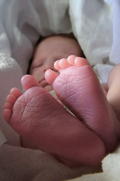 FOTO FEMIJESH Baby-feet-1a