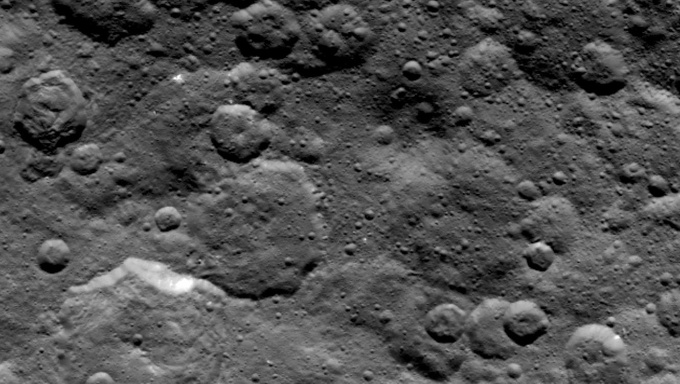 xtor - Incongruité ou OVNI du système solaire ? - Page 26 PIA19570_modest