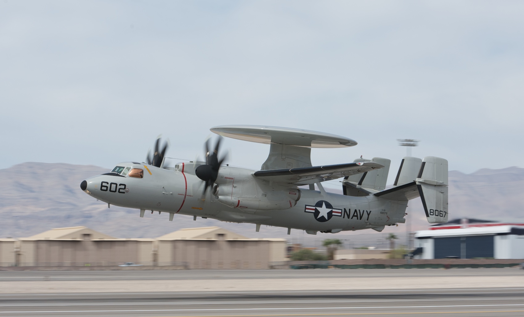 Grumman E-2 Hawkeye   ( avión de alerta temprana aerotransportada con capacidad operativa todo tiempo USA.) RF-12-3-Article-Pictures-391