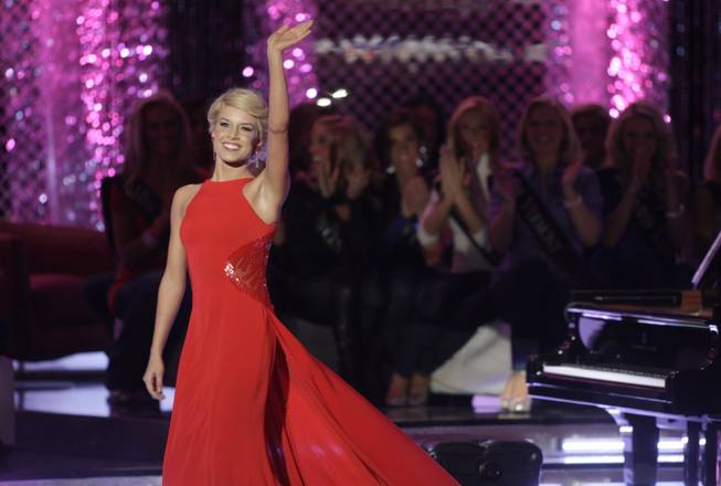 Miss America 2011 comes from NEBRASKA- Hoa hậu trẻ nhất lịch sử Mỹ  LAV12_t653