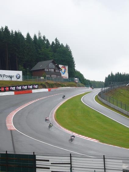 petit compte rendu de Spa Francorchamps (la pluiiiiie !!!) 08070419B0p1010900