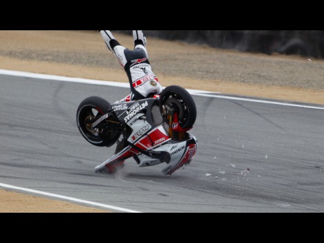 MotoGP new seasons start!! - Page 2 Lorenzo_crash_usa_fp310_preview_big