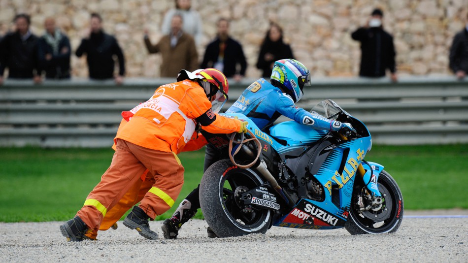 Un desastre en la primera curva cierra la temporada del Rizla Suzuki Bautista_slideshow_169