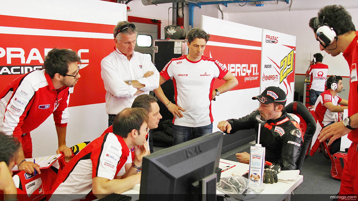 Round 5 : MUGELLO - Page 3 Max-biaggi_04_original