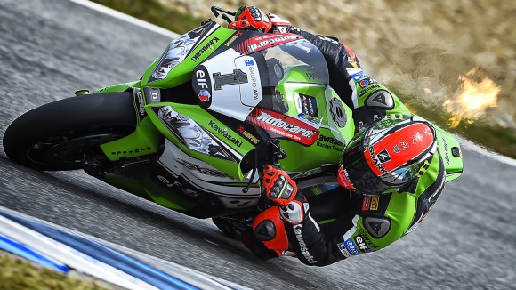 El equipo Kawasaki Racing pasa a la ofensiva en su carrera local 001_t07_sykes_action_big