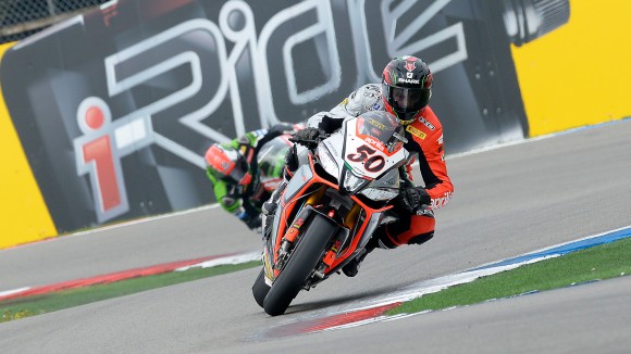 Victoria de Sylvain Guintoli en la primera carrera de Assen 0654_r03_guintoli_action_big