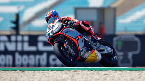 Melandri se mantiene primero en el caluroso Portimao 0024_p08_melandri_action_1_big