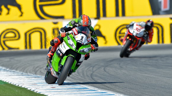 Tom Sykes vence una frenética segunda carrera en Laguna Seca 0816_r09_sykes_action_big