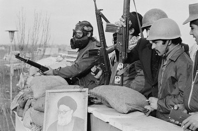 الحرب الايرانية - العراقية ( 1980-1988) بالصور  (حصري) 1980iraniandefenders