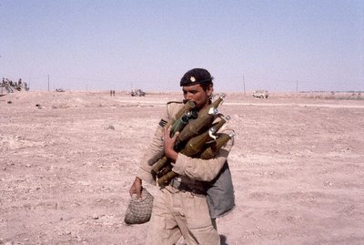 الحرب الايرانية - العراقية ( 1980-1988) بالصور  (حصري) - صفحة 2 1981iraqisoldierkorramshar