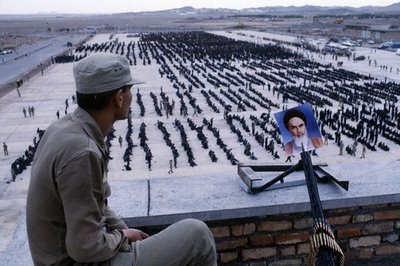 الحرب الايرانية - العراقية ( 1980-1988) بالصور  (حصري) - صفحة 2 1982iraqipow2