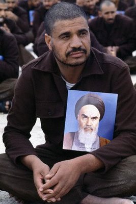 الحرب الايرانية - العراقية ( 1980-1988) بالصور  (حصري) - صفحة 2 1982iraqipow4