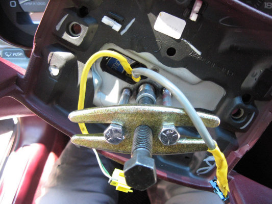 Write-Up: Disabling and Removing the Airbag Module & Steering Wheel - Page 2 389913503