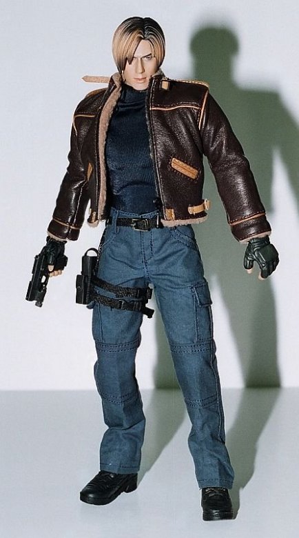 Photos of Hot Toys RE4 Jack Krauser and Leon Kennedy 1/6 figures..UPDATED 361221720