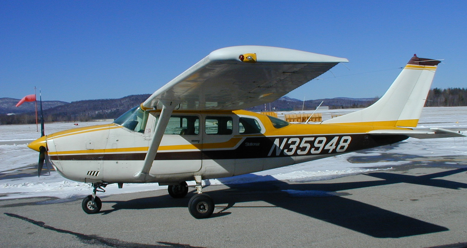 Fotos de cessna 206 stationary C206a5